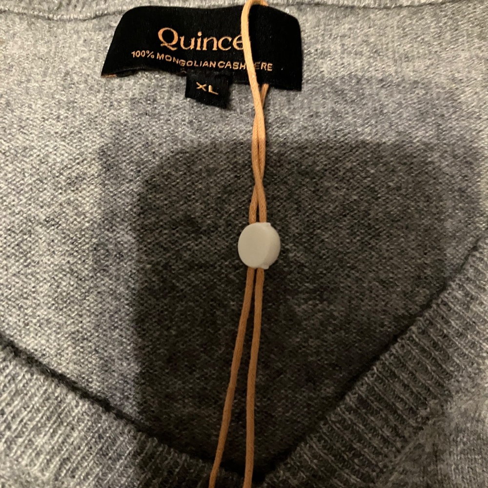 Quince Mongolian cashmere v-neck sweater gray women’s XL new with tags - Picture 3 of 6